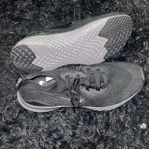 Nike epic react running shoe size 9men/10.5women